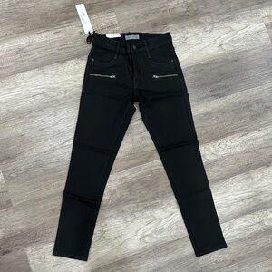 Black James BNWT Skinny Jeans with Zipper Pockets size 27 liquid leather